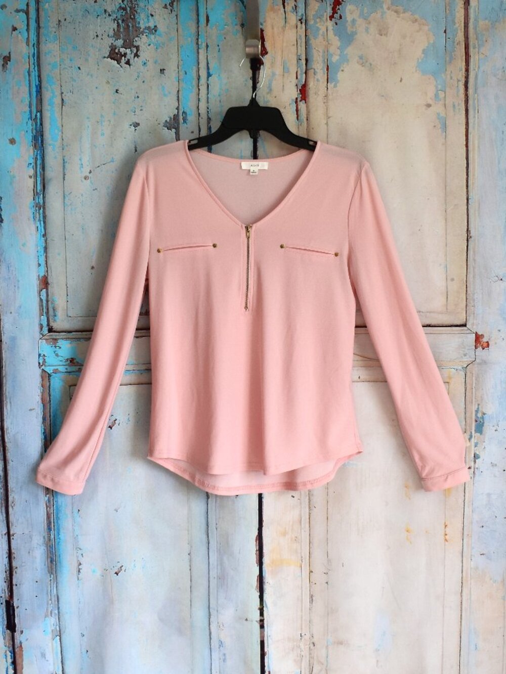 Women's Mine Blouse Shirt Blush Pink Zip Up V-Neck Roll Tab Sleeve MEDIUM Pink
